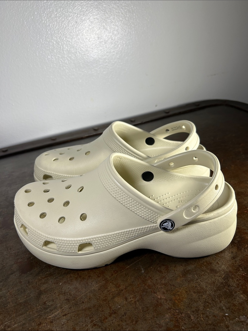 CROCS Classic Platform Cream (Bone) Slip-On Clog Women’s Size 10 - Picture 2 of 16
